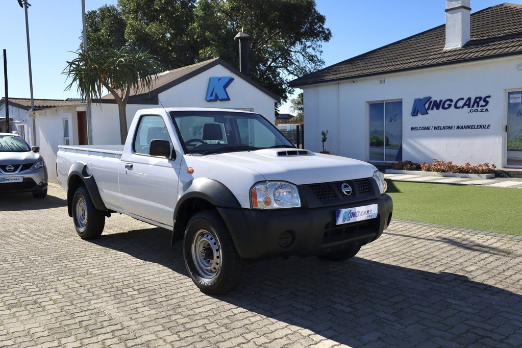 Nissan Hardbody - View 2