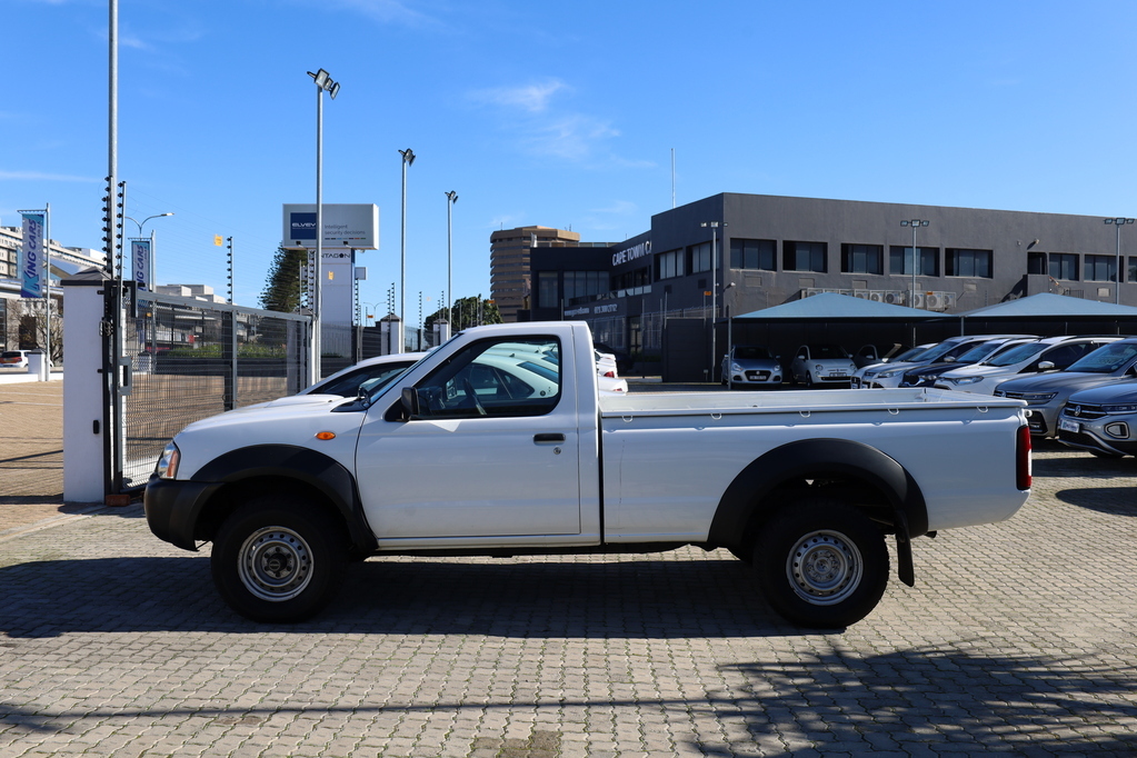 Nissan Hardbody - View 6