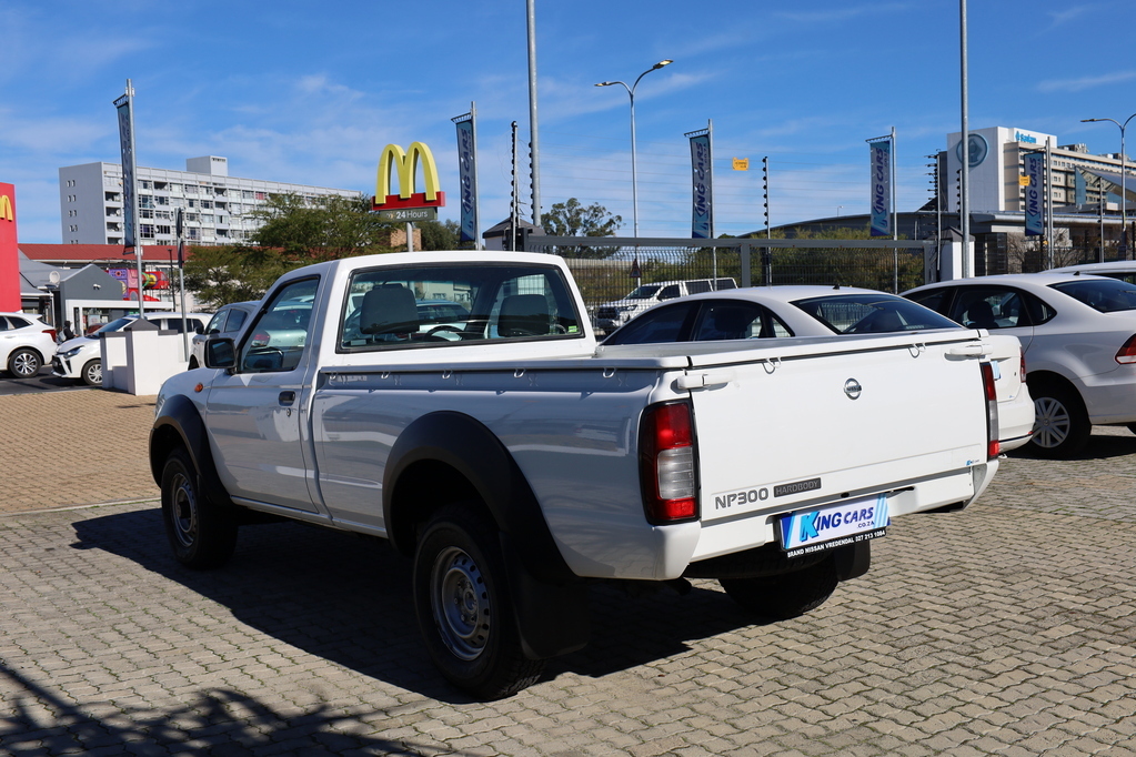 Nissan Hardbody - View 8