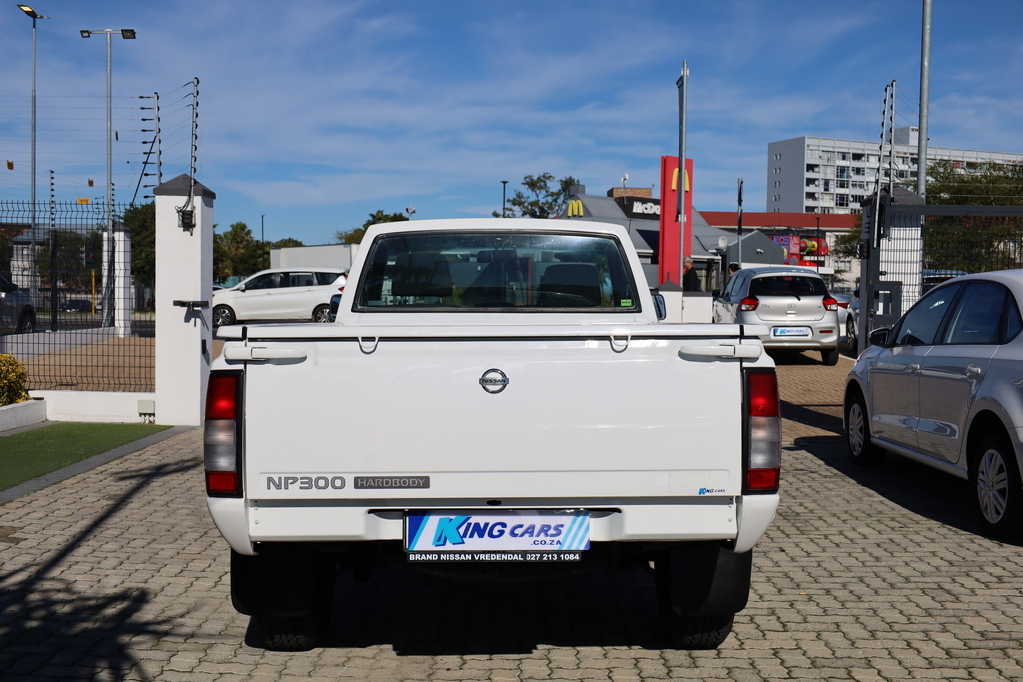 Nissan Hardbody - View 9