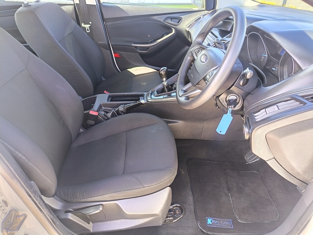 Ford Focus - View 10