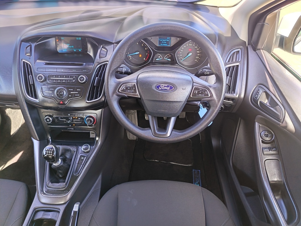 Ford Focus - View 12