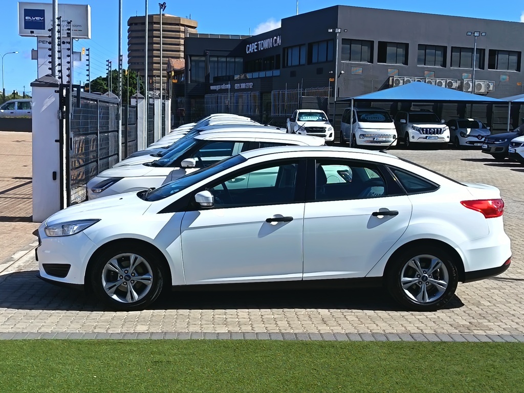 Ford Focus - View 4