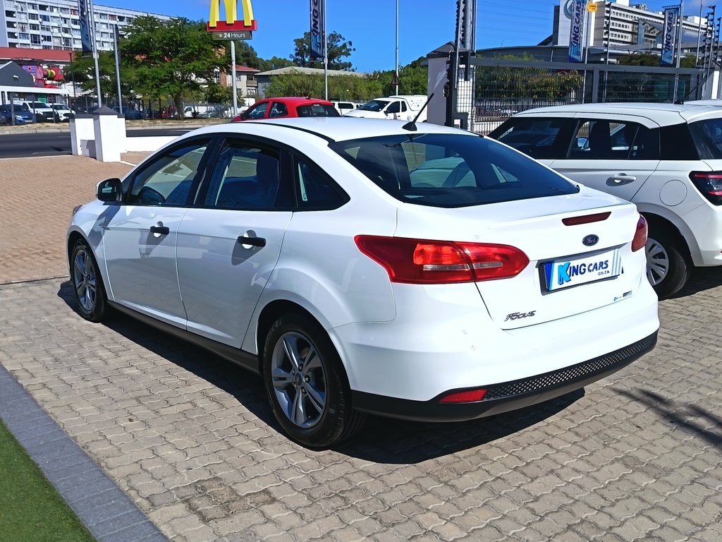 Ford Focus - View 5