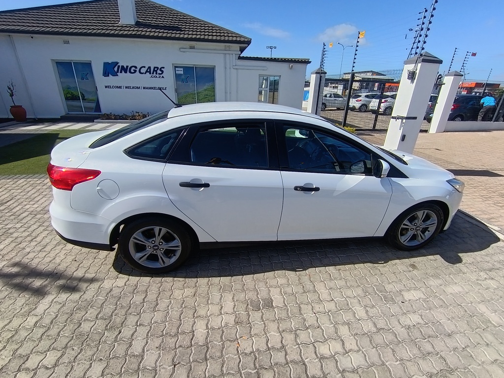 Ford Focus - View 8
