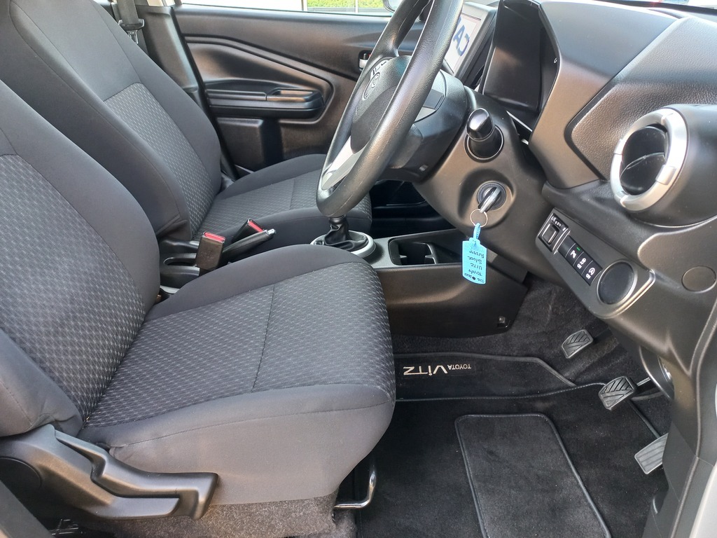 Toyota Vitz - View 10