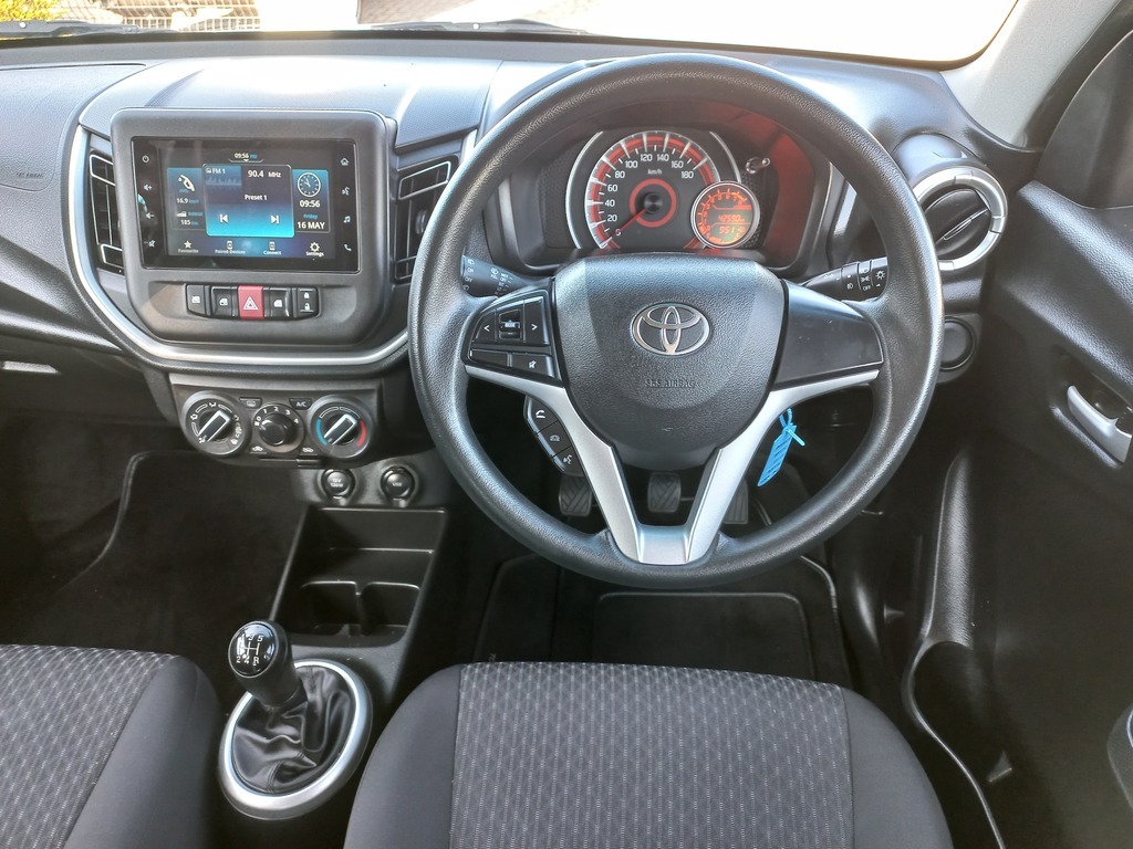 Toyota Vitz - View 11