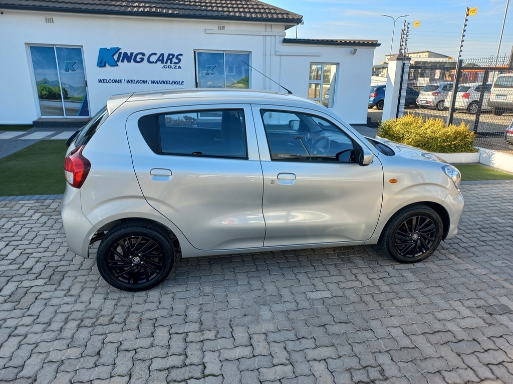 Toyota Vitz - View 8