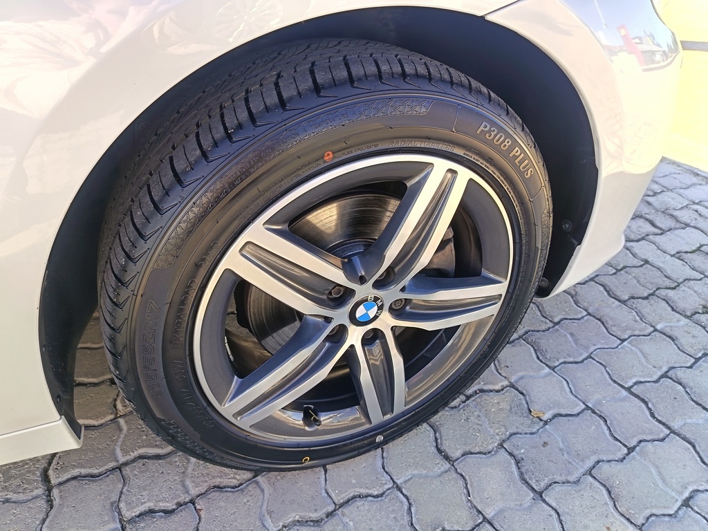 Bmw 2 Series - View 9