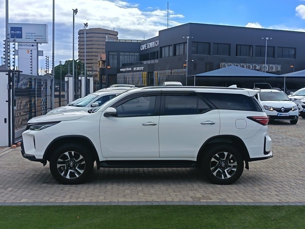 2024 TOYOTA FORTUNER