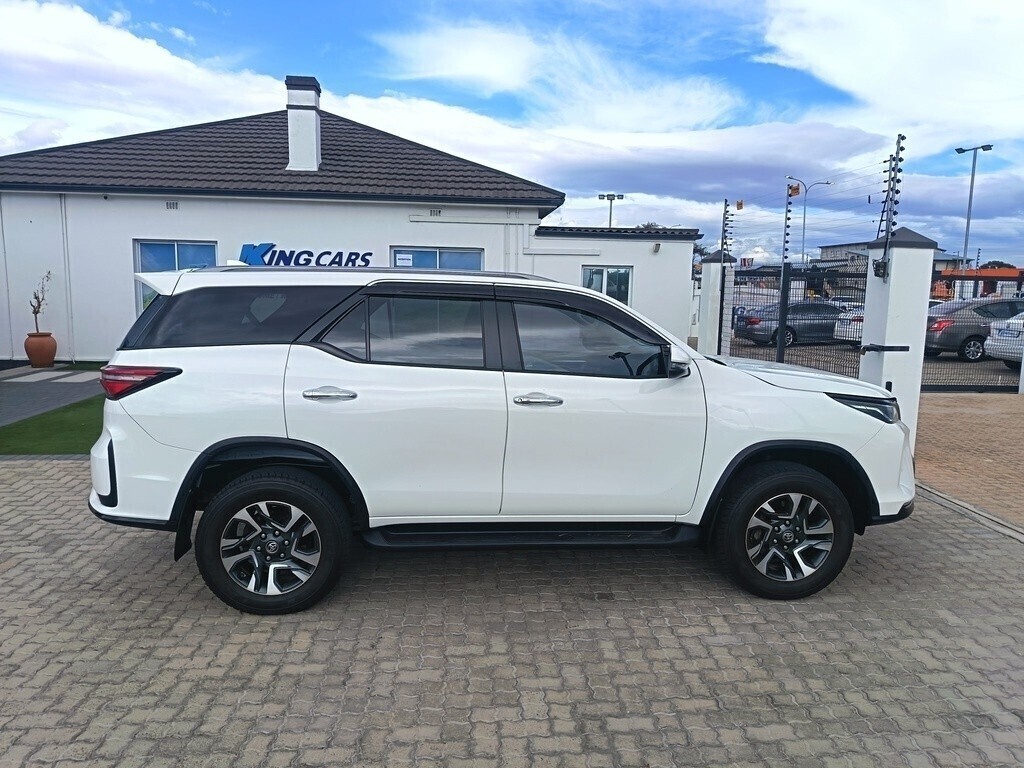 2024 TOYOTA FORTUNER