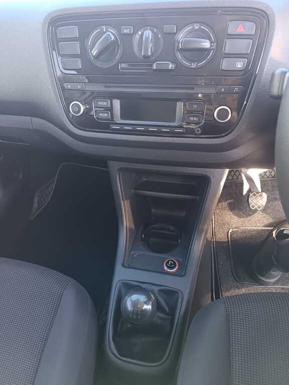 Volkswagen Up - View 8