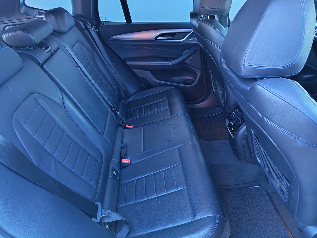 Bmw X3 - View 9
