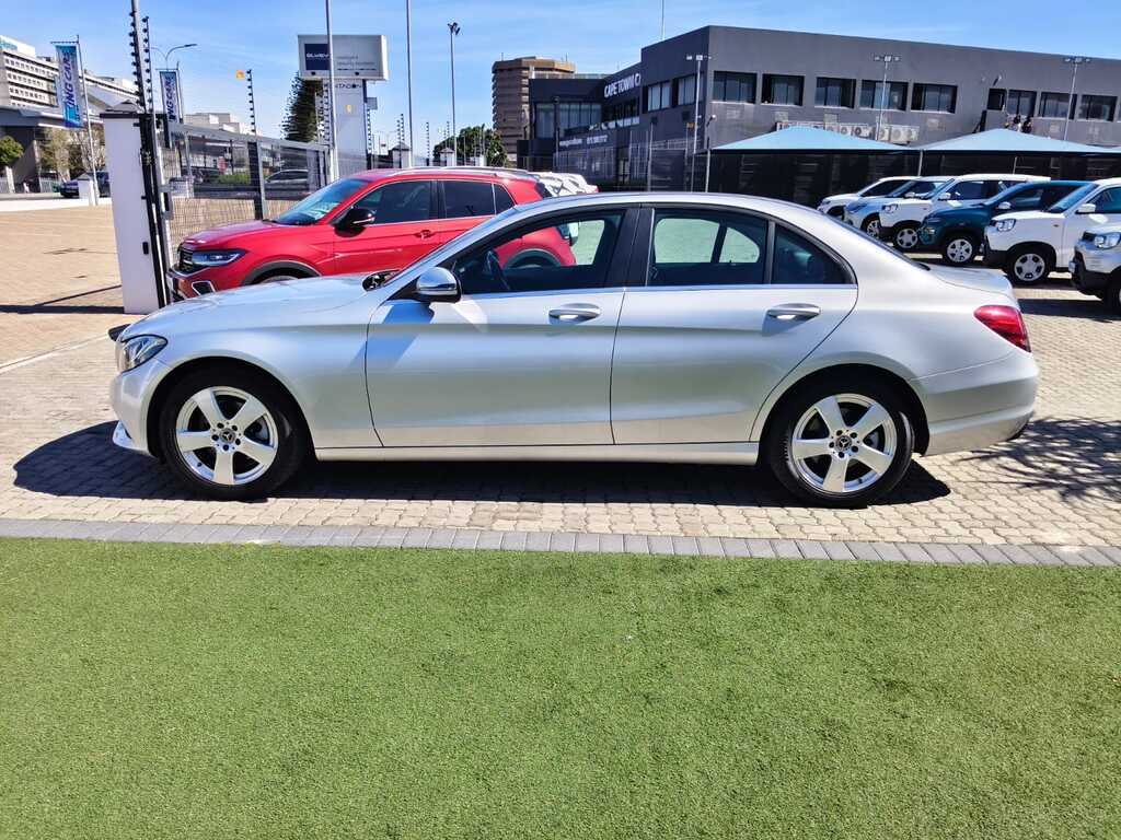 Mercedes-benz C Class - View 4