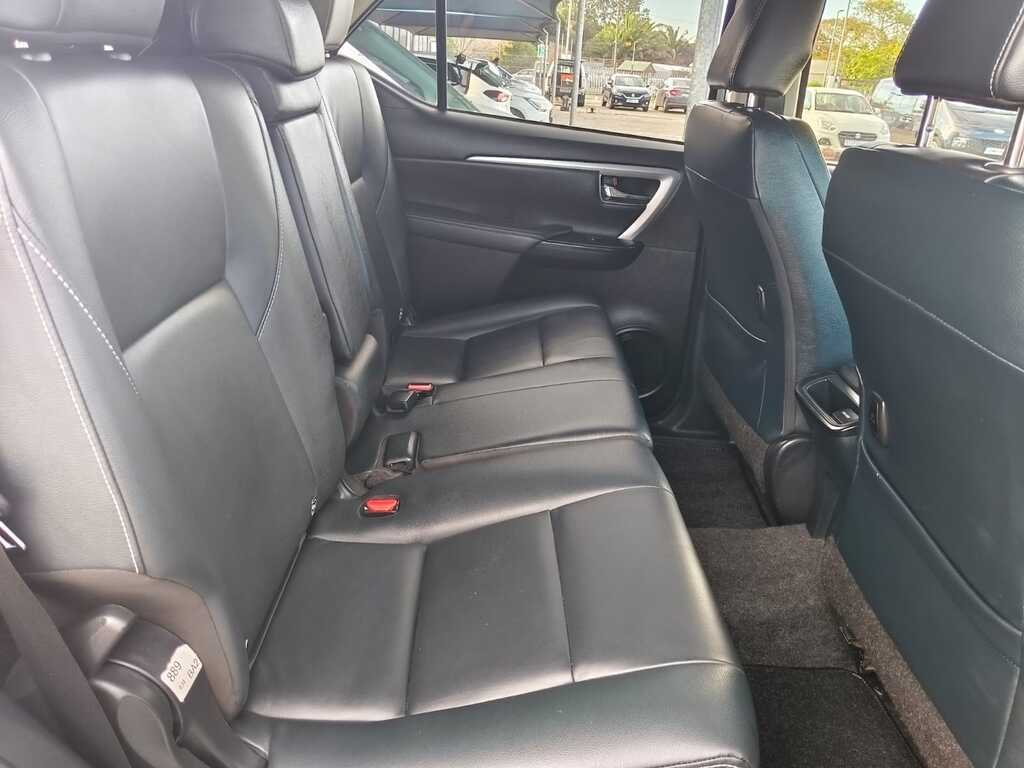 Toyota Fortuner - View 10