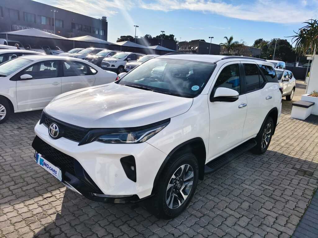 Toyota Fortuner - View 3