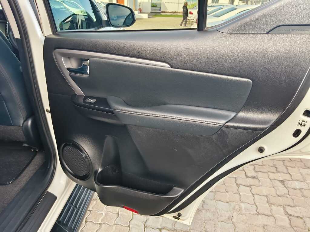 Toyota Fortuner - View 11