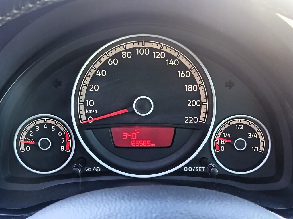 Volkswagen Up - View 13