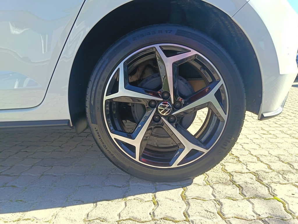 Volkswagen Polo - View 11