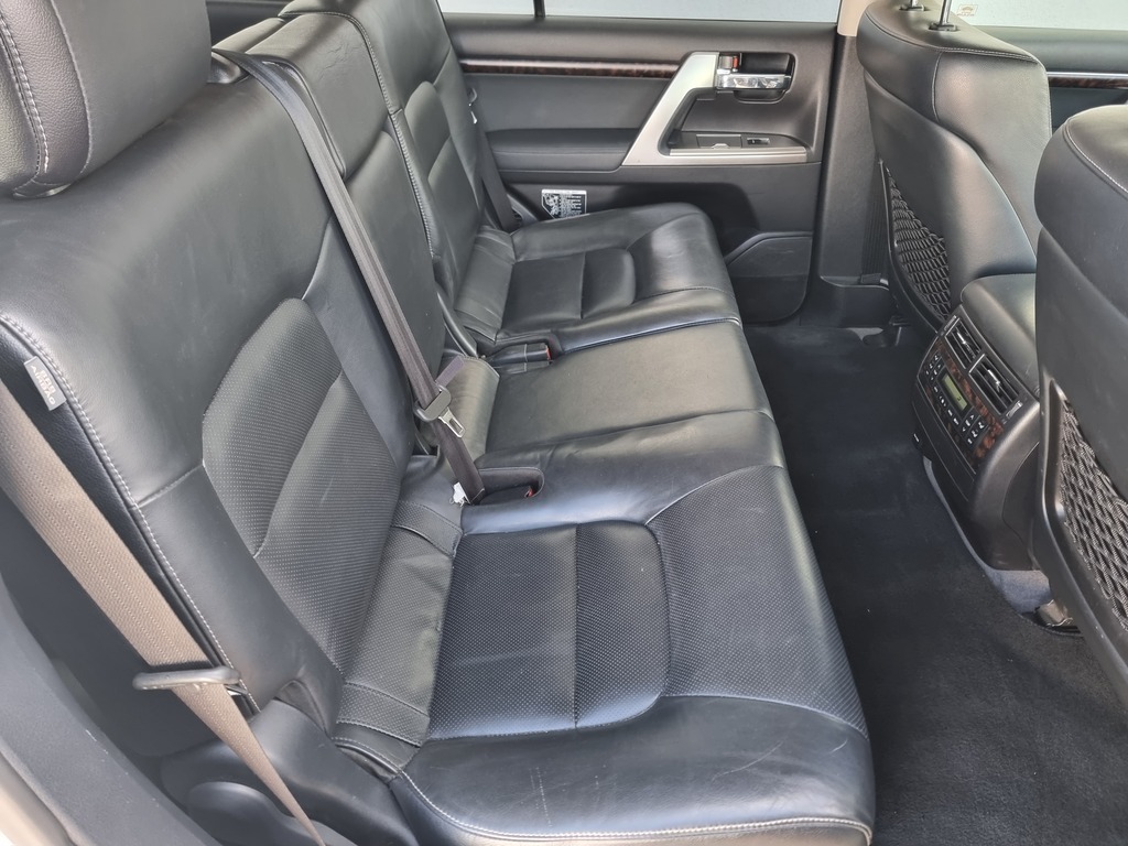 Toyota Land Cruiser 200 - View 10