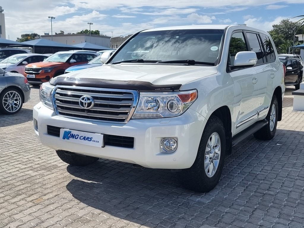 Toyota Land Cruiser 200 - View 2