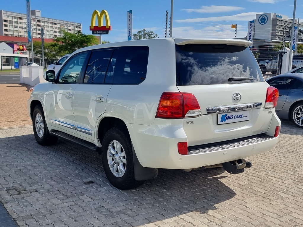 Toyota Land Cruiser 200 - View 4
