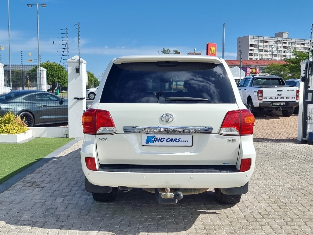 Toyota Land Cruiser 200 - View 5