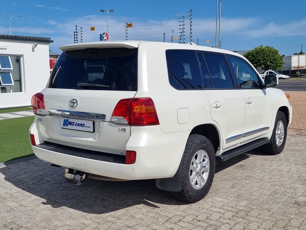 Toyota Land Cruiser 200 - View 6