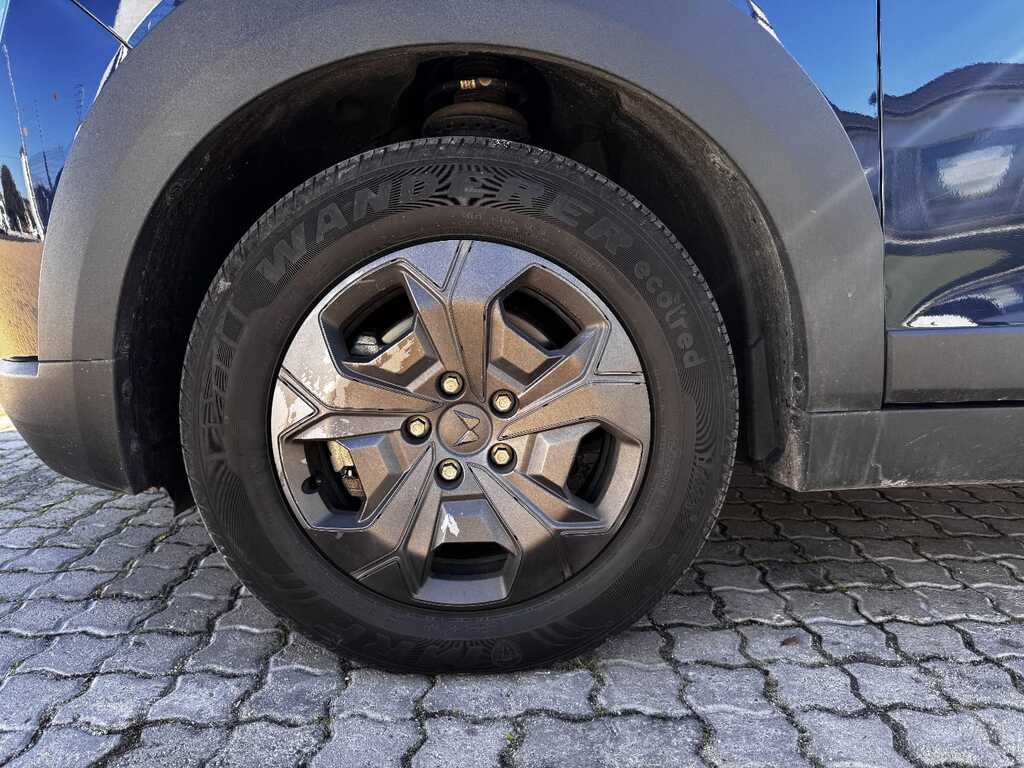Mahindra Xuv3xo - View 8