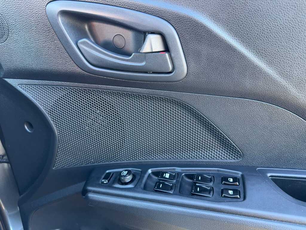 Mahindra Xuv3xo - View 7