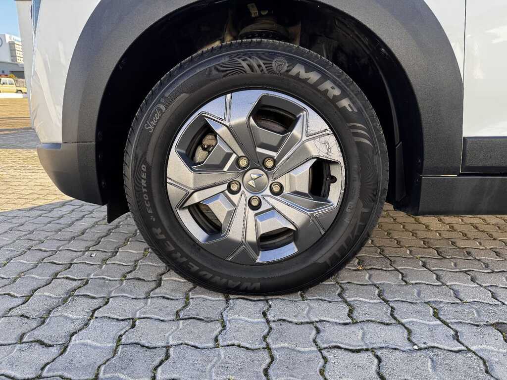 Mahindra Xuv3xo - View 4