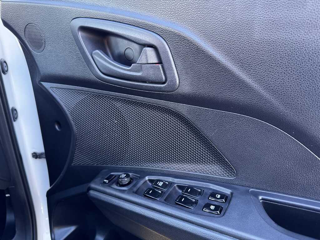 Mahindra Xuv3xo - View 13
