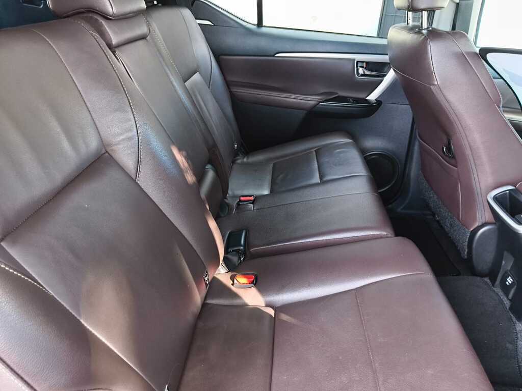Toyota Fortuner - View 10