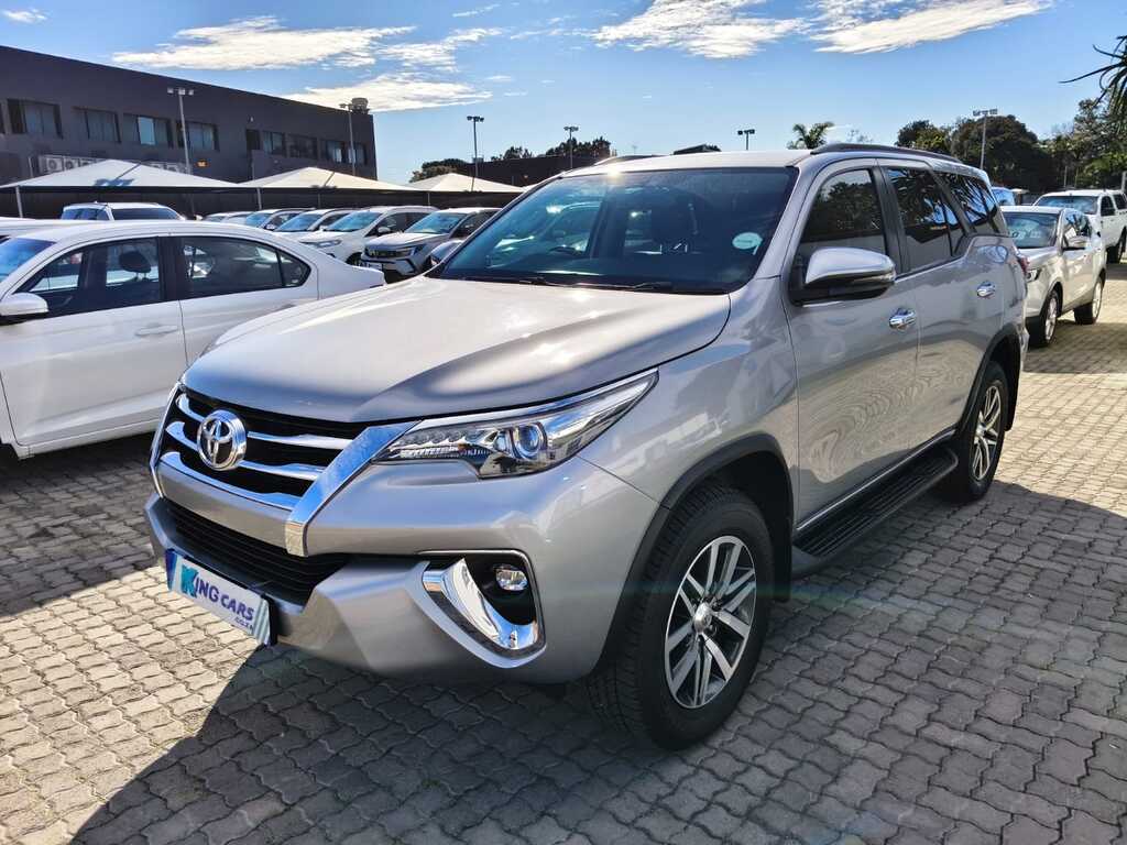 Toyota Fortuner - View 3