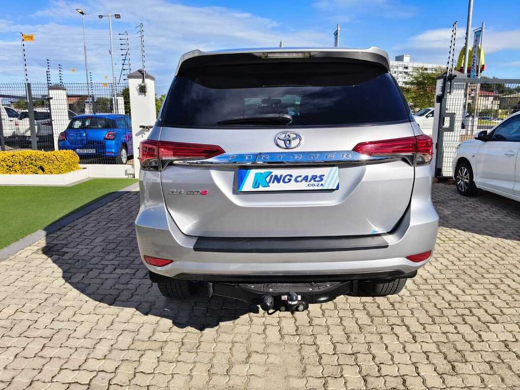 Toyota Fortuner - View 6