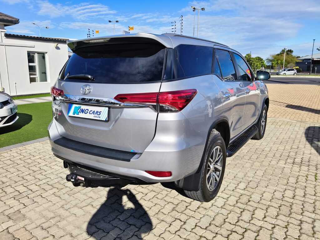 Toyota Fortuner - View 7