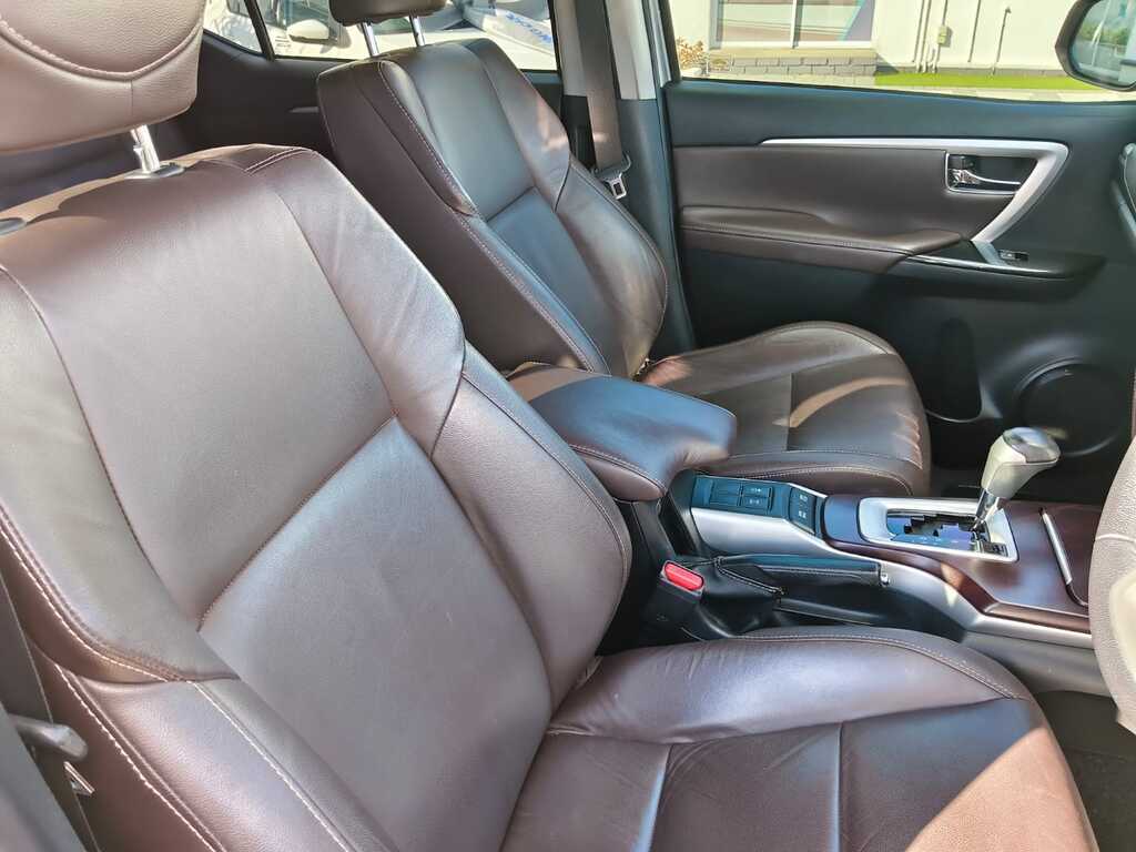 Toyota Fortuner - View 8