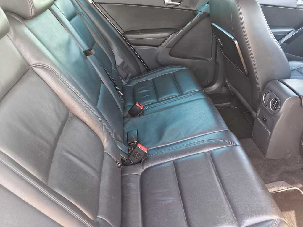 Volkswagen Tiguan - View 11