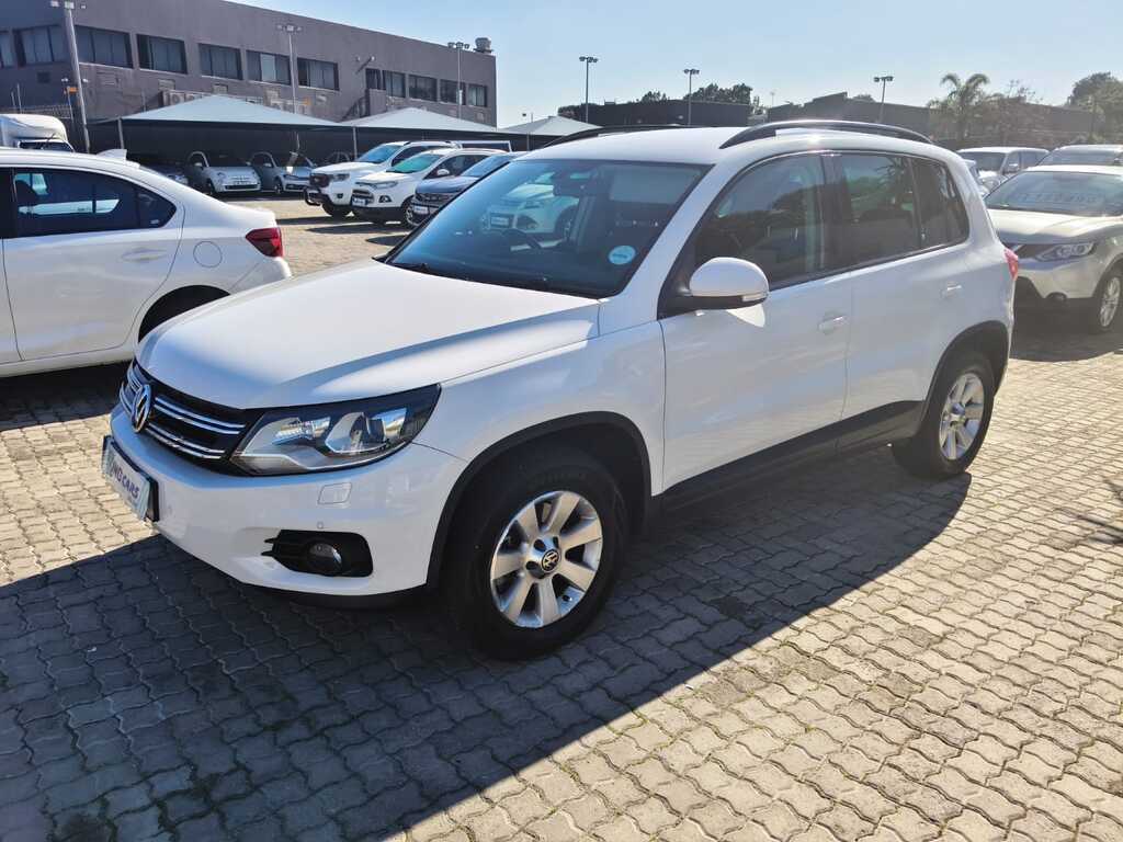 Volkswagen Tiguan - View 3