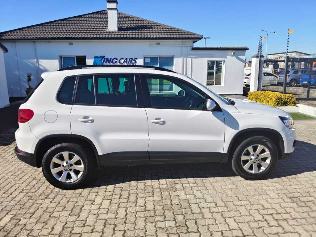 Volkswagen Tiguan - View 8