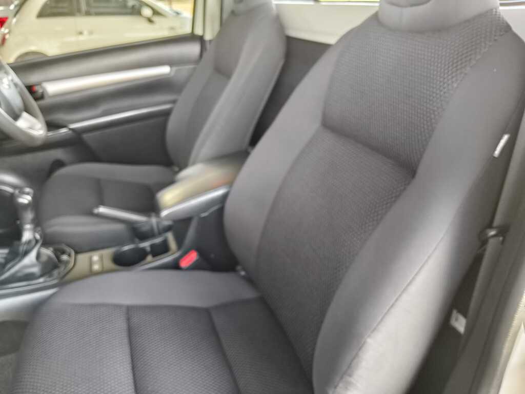 Toyota Hilux - View 10