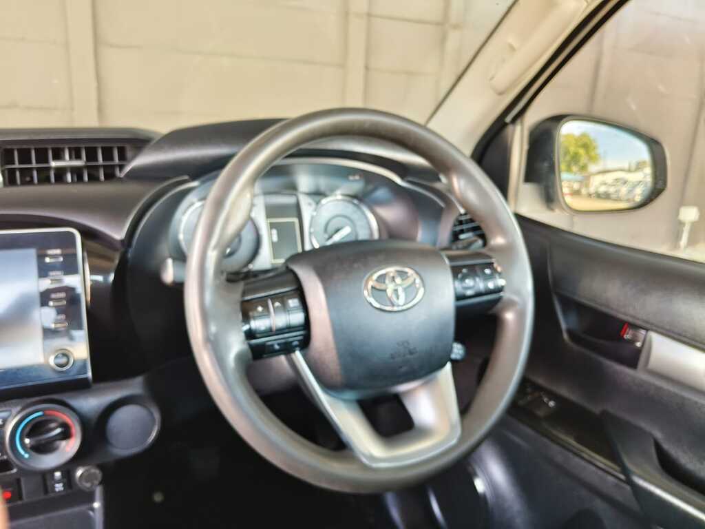 Toyota Hilux - View 12