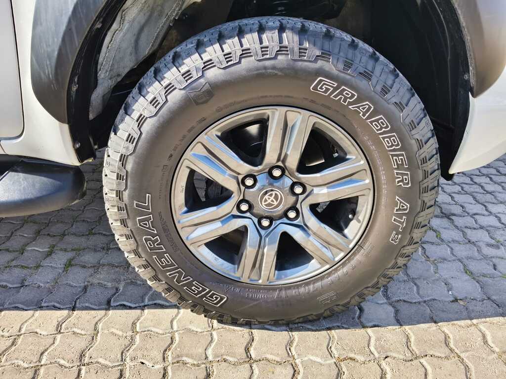 Toyota Hilux - View 12