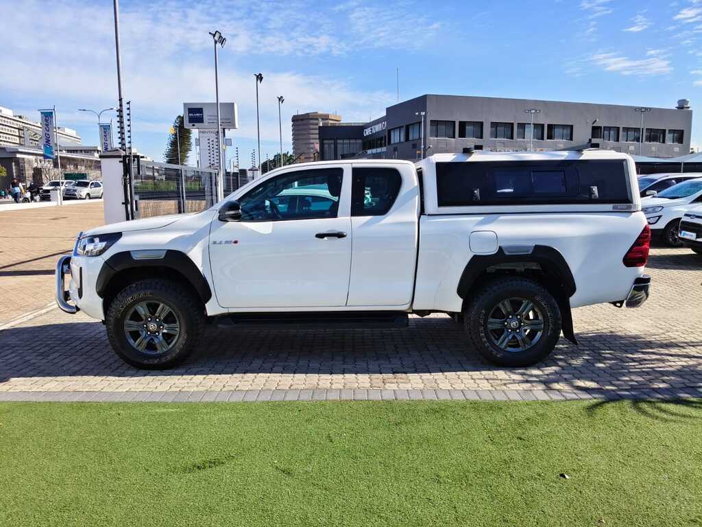 Toyota Hilux - View 4