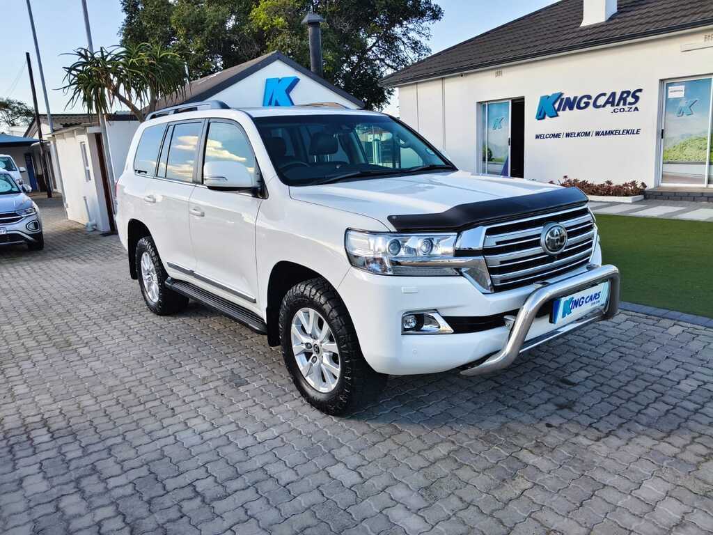 Toyota Land Cruiser 200 - View 1