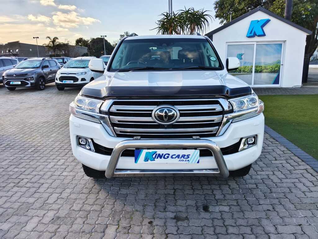 Toyota Land Cruiser 200 - View 2