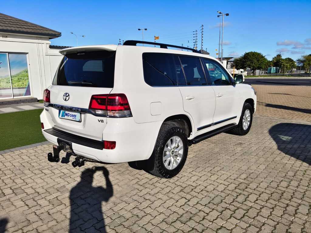 Toyota Land Cruiser 200 - View 7