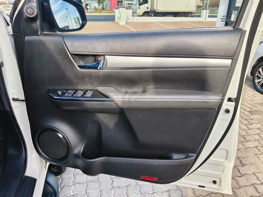 Toyota Hilux - View 12