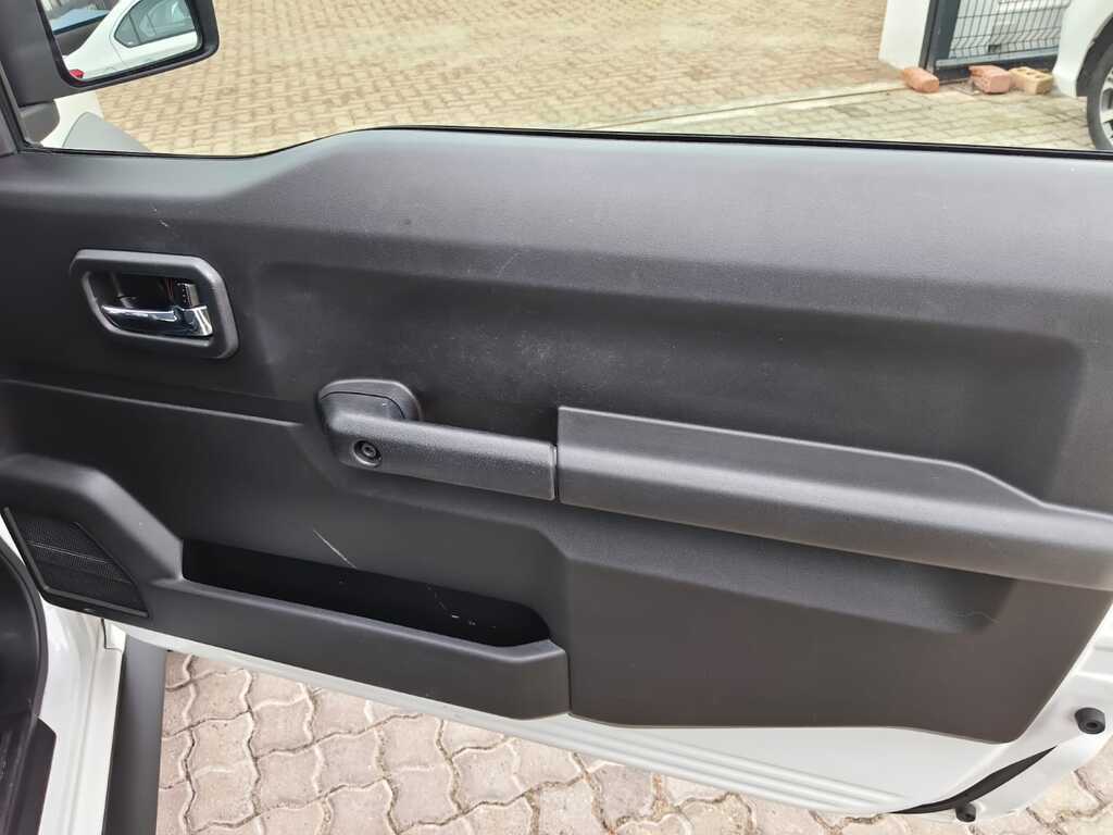 Suzuki Jimny - View 11