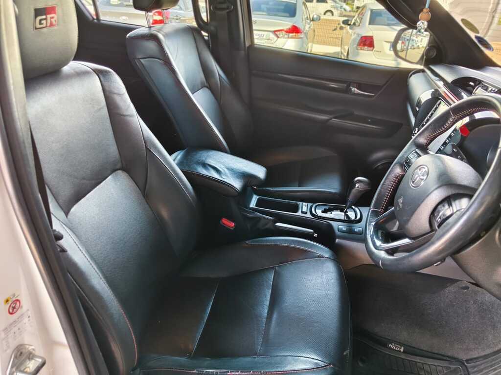 Toyota Hilux - View 12